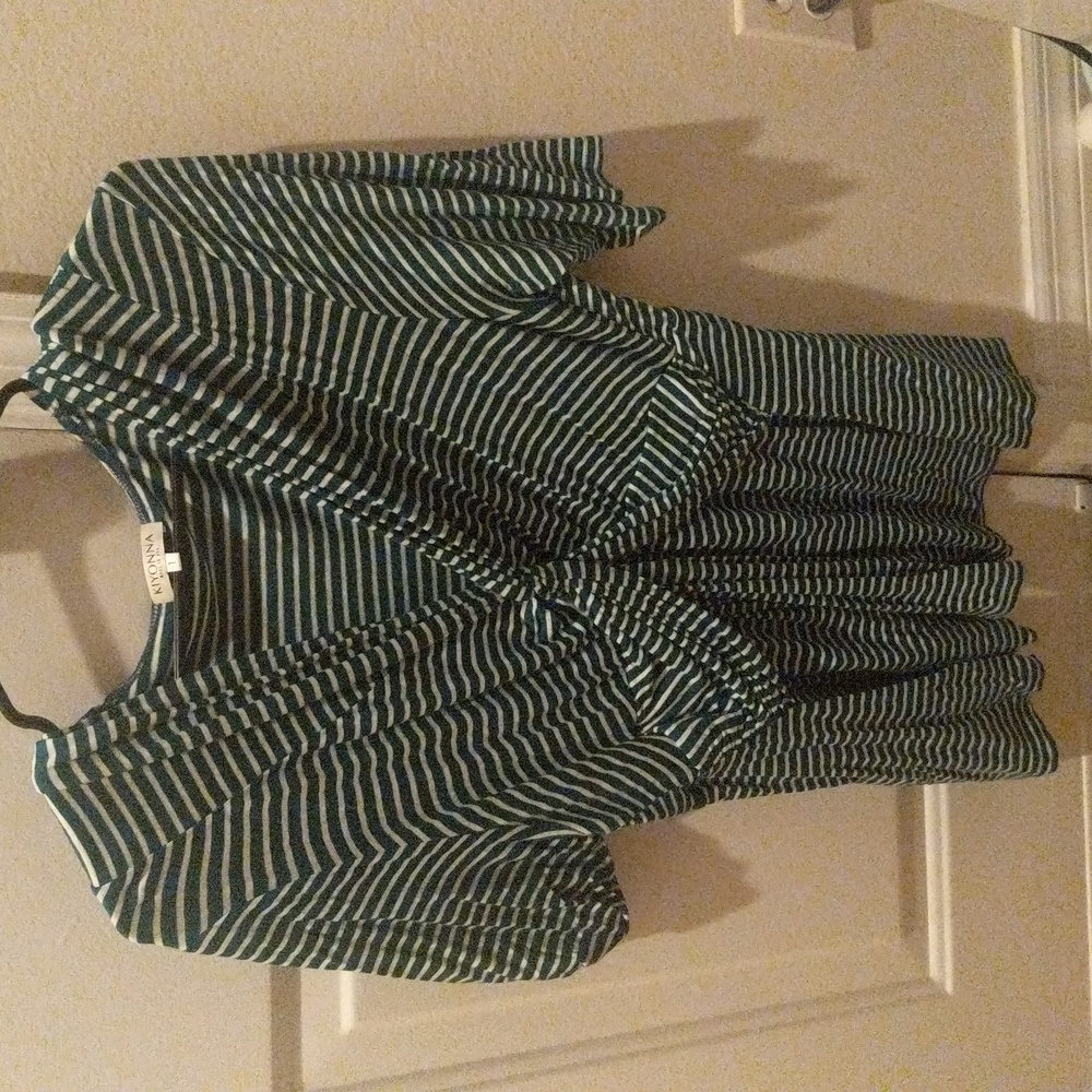 green and white Kiyonna top